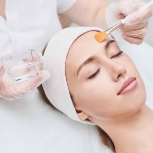 Chemische peeling voor pigment, acne en littekens